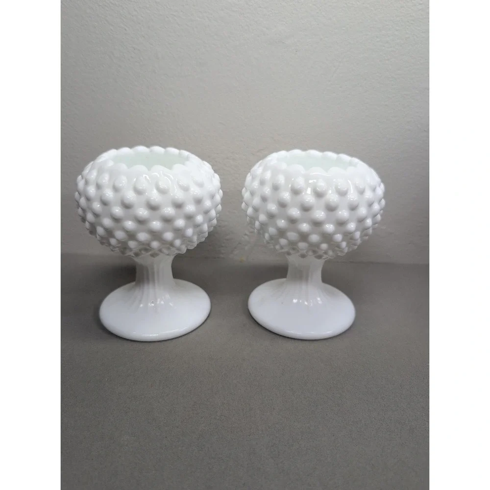 Art Vintage  Set Of 2 Glass  White  Milk  Glass  Hobnail  Pattern Pich Ruffle